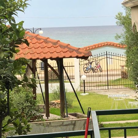 Thea Sea Apartment Nea Moudania Exterior foto